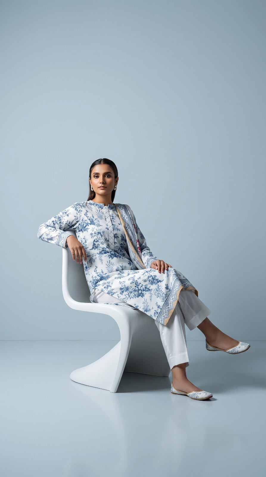 Limelight Women's 3 Piece Unstitched Lawn Suit – White Floral Print