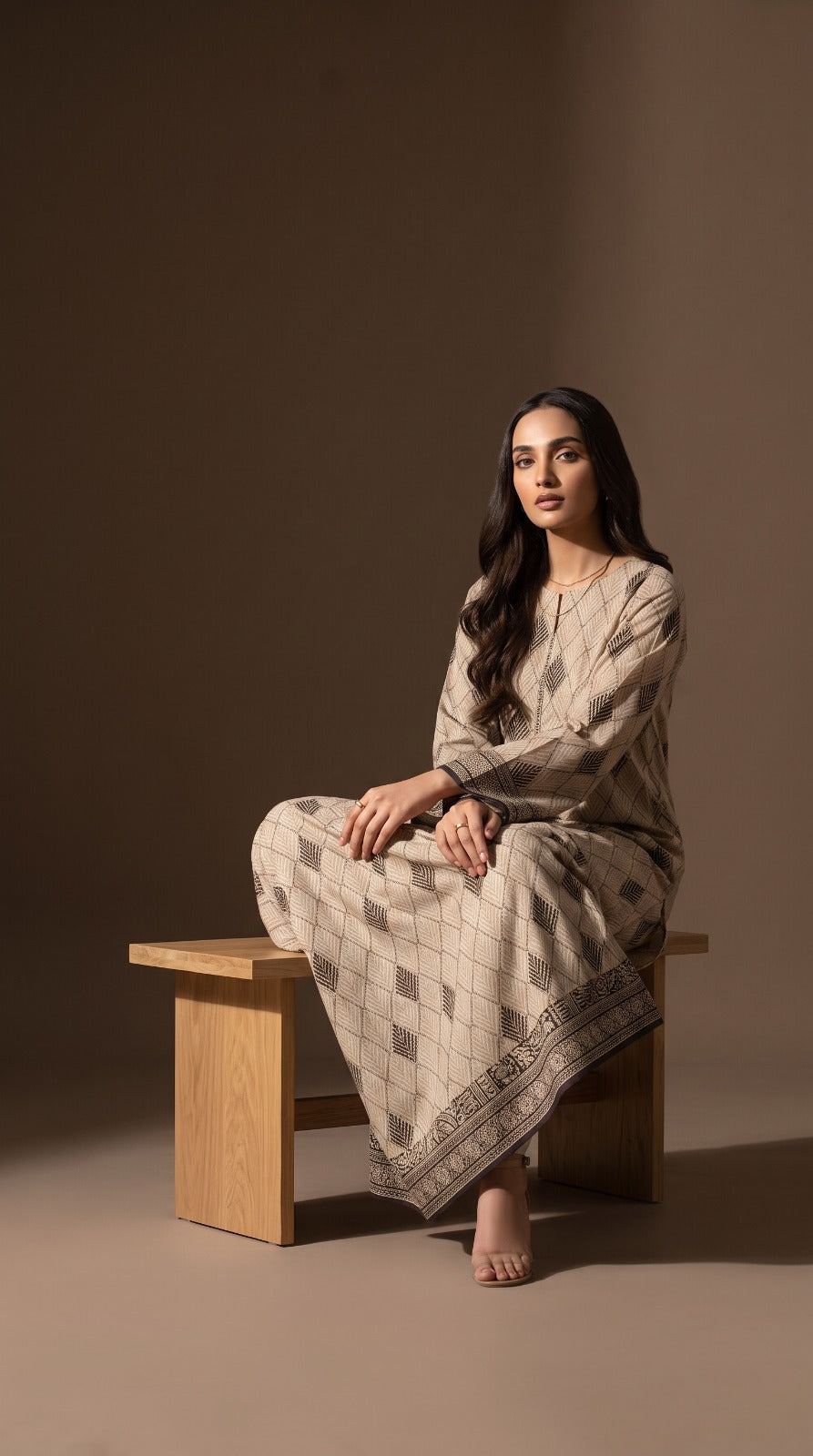 Limelight 3 Piece Unstitched Summer Suit – Printed Doriya Shirt, Printed Lawn Dupatta & Dyed Trouser